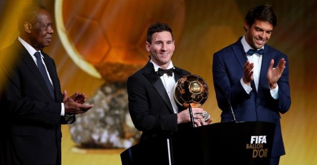2015 yılının en iyi futbolcusu  Lionel Messi oldu.
