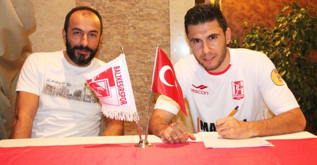 Balıkesirspor, Cüneyt Köz'le 1.5 yıllık sözleşme imzaladı