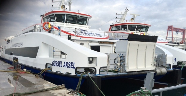 İzmir'de 'Gürsel Aksel' adlı gemi Körfez'le buluşuyor