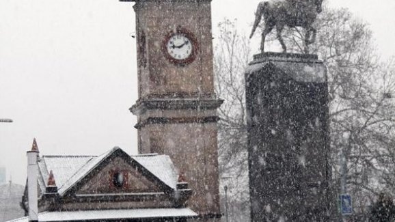 Kayseri'de kar yağışı başladı! Kayseri'de yarın okullar tatil mi?