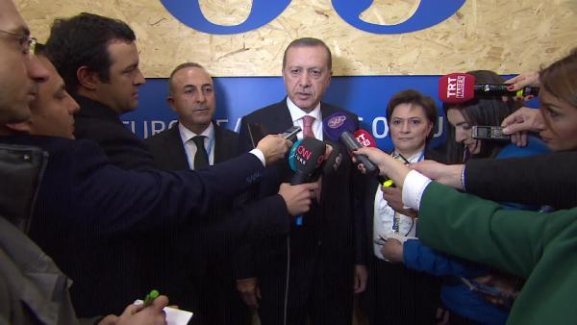 Cumhurbaşkanı Erdoğan: “Ben bu makamda durmam ama sayın Putin'e diyorum, 'sen o makamda durur musun?'”