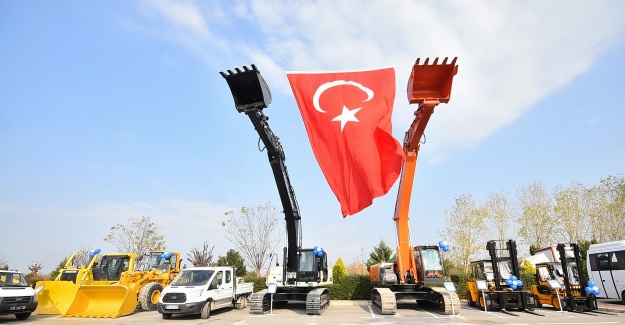 İzmir Büyükşehir’e 225 araç ve iş makinesi alındı