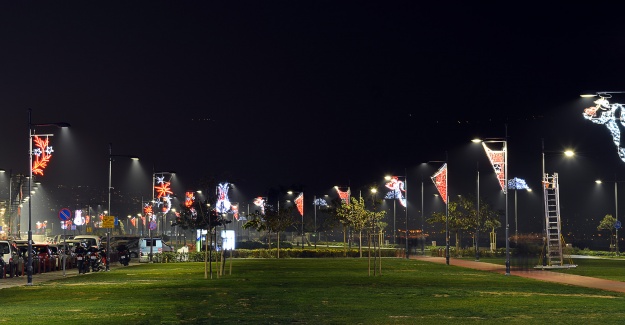 İzmir'de 2015’e ışıltılı veda