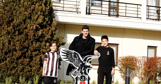 Mario Gomez: Ligin en seyredeğer futbolunu Beşiktaş oynuyor