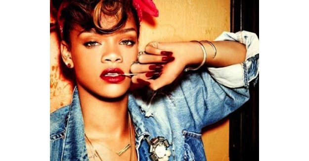 'Rihanna' Yürekleri Hoplattı !